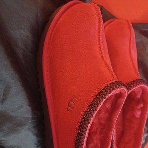 UGG TASMAN - ALMOST NEW! Worn ONCE only!